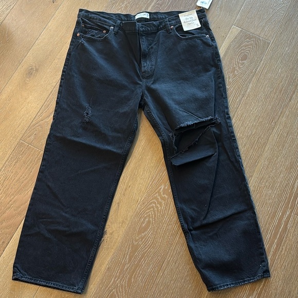 NWT Abercrombie & Fitch 90s high rise relaxed Jean womens 35/20’s distressed - Picture 1 of 12